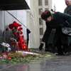 The ceremony of laying flowers to Lenin monument.&nbsp;[Press for large view]